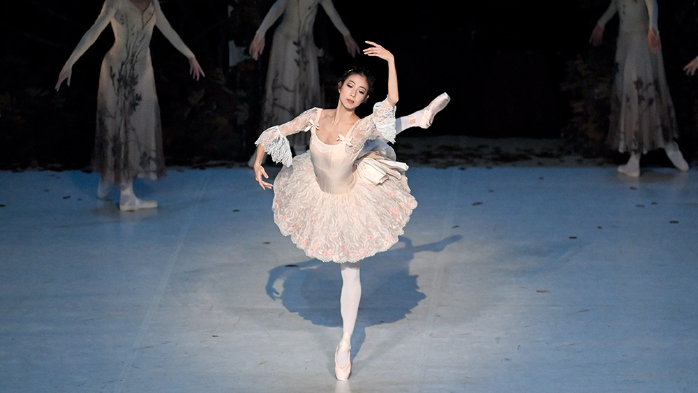 Agnes Su in The Sleeping Beauty. Photo courtesy of The Stuttgart Ballet. 